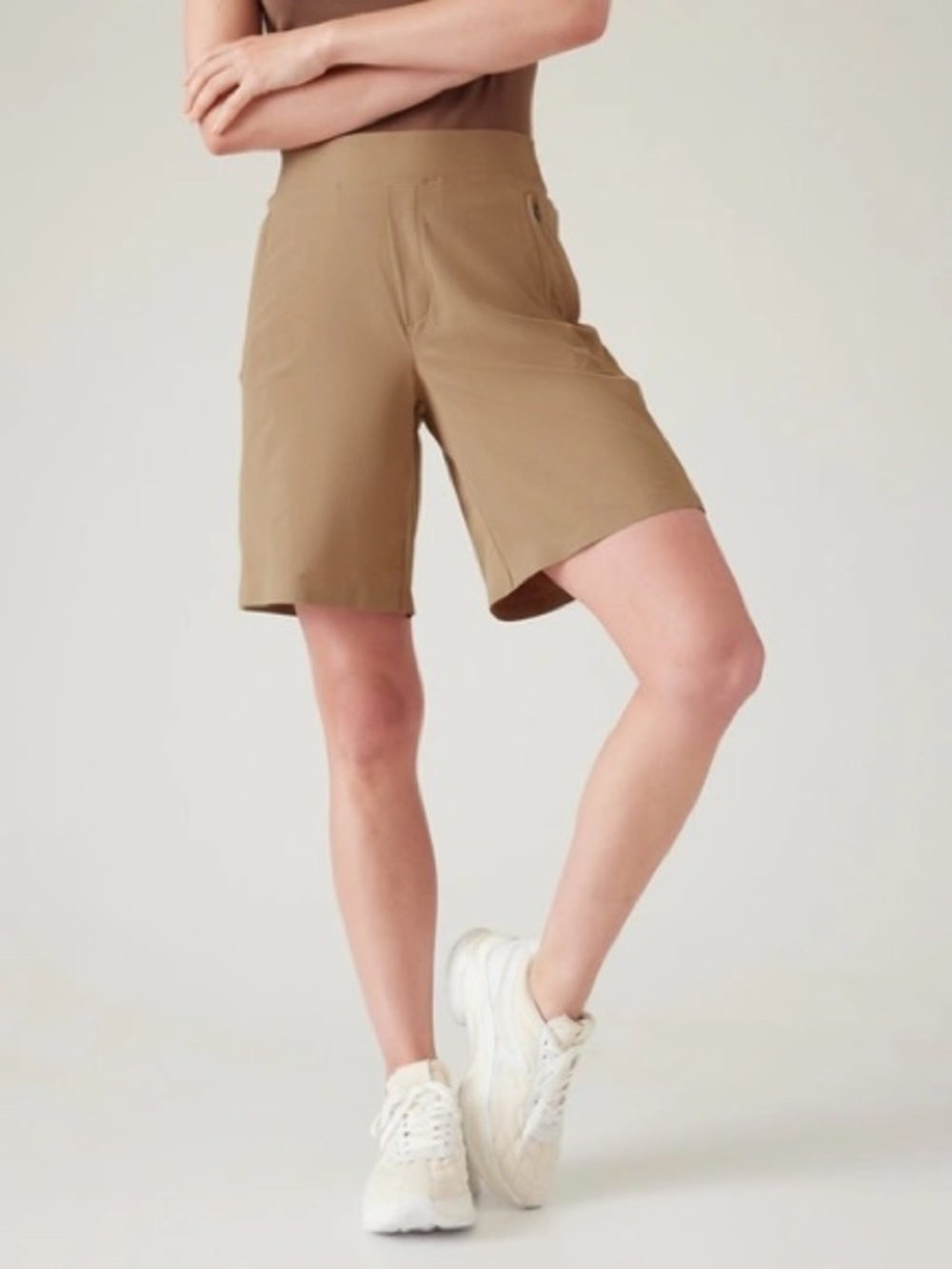 Athleta Brooklyn Bermuda Shorts in Light Khaki | Size 4